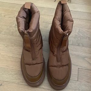 Chocolate brown puffer winter boots